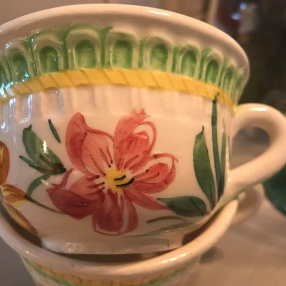 Two Mid Century Italian Pottery Coffee Cups - Picture 2 of 4